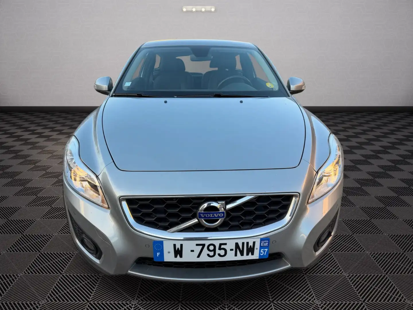 Volvo C30 2.0 D3 Momentum Gris - 2