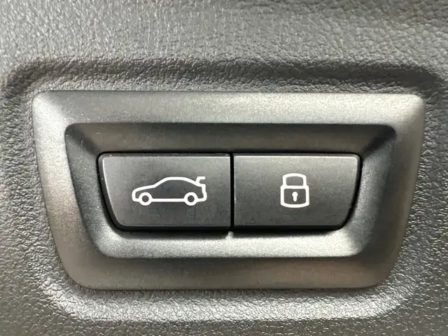 BMW I4 view 7