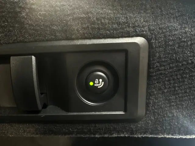 BMW I4 view 9
