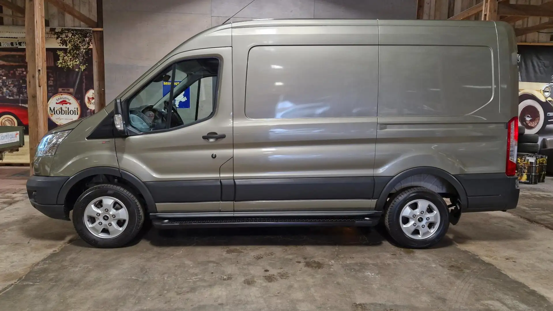 Ford Transit 350 2.0 TDCI L2H2 Trend 131PK | RIJKLAAR | Camera Beige - 2