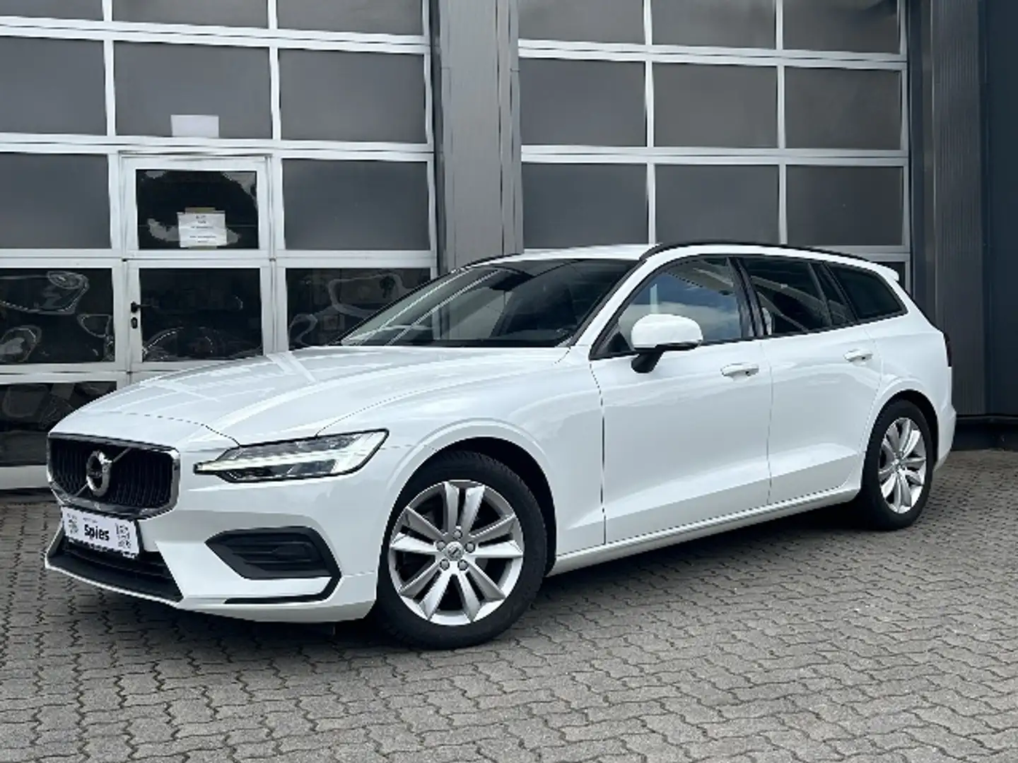 Volvo V60 Kombi Momentum Sitzhzg. LED Blanc - 1