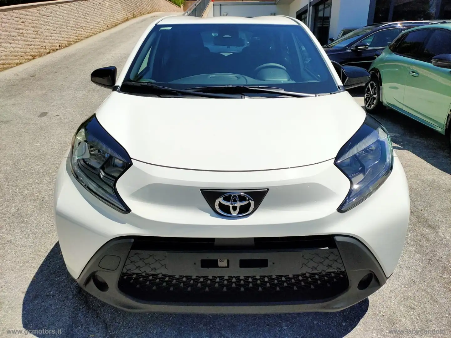 Toyota Aygo X 1.0 VVT-i 72 CV 5p. Active Bianco - 2