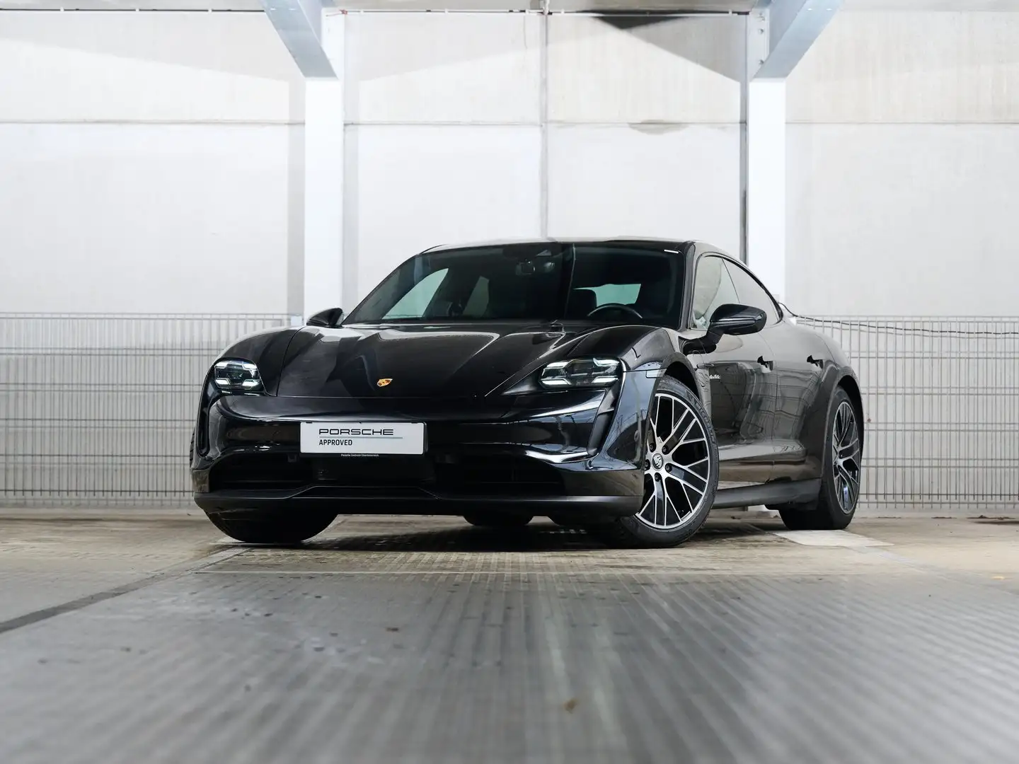 Porsche Taycan 4S Plus Schwarz - 1