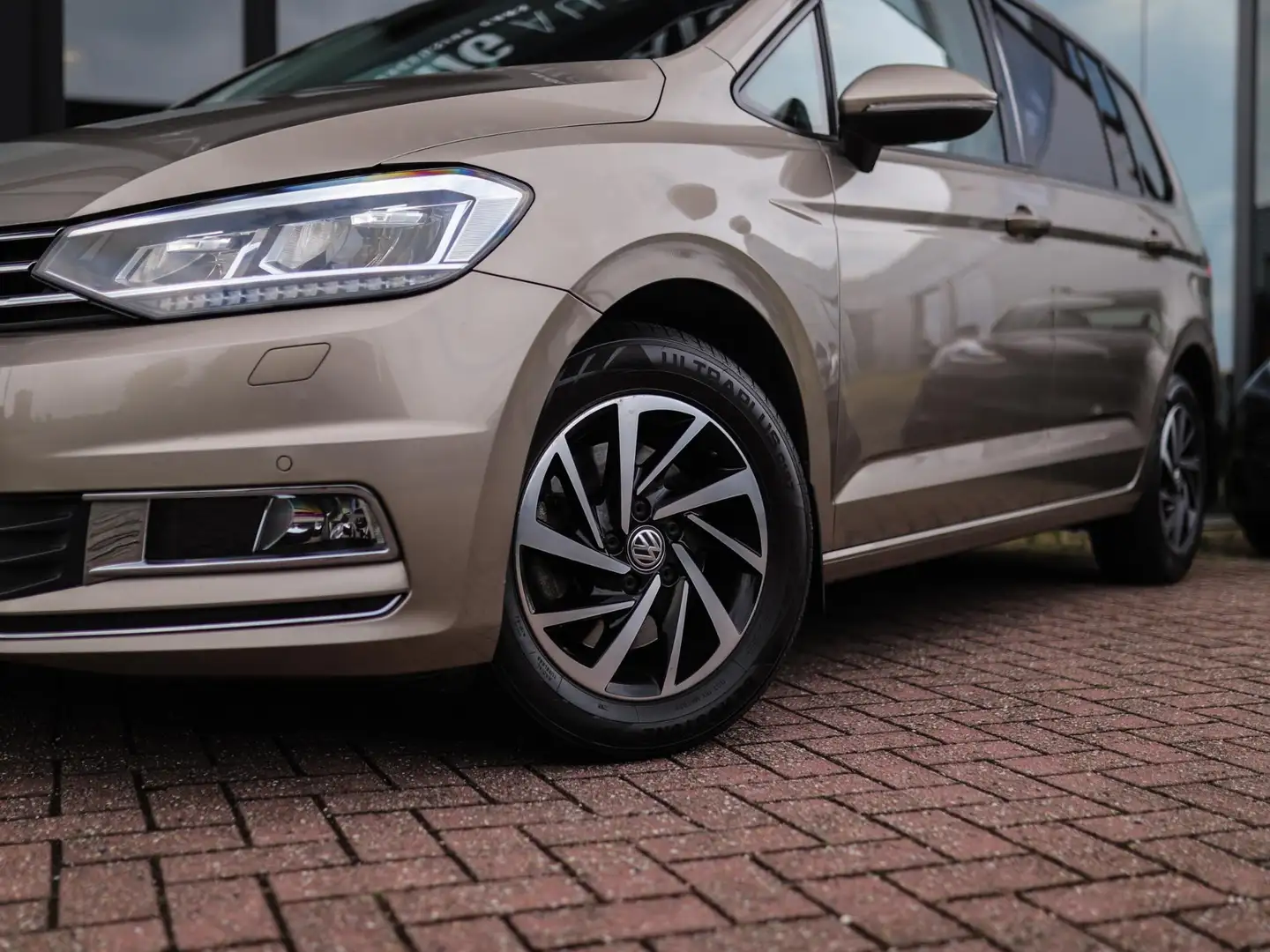 Volkswagen Touran 1.5 TSI Highline Business R 7p | Stoelverw. | Came Geel - 2