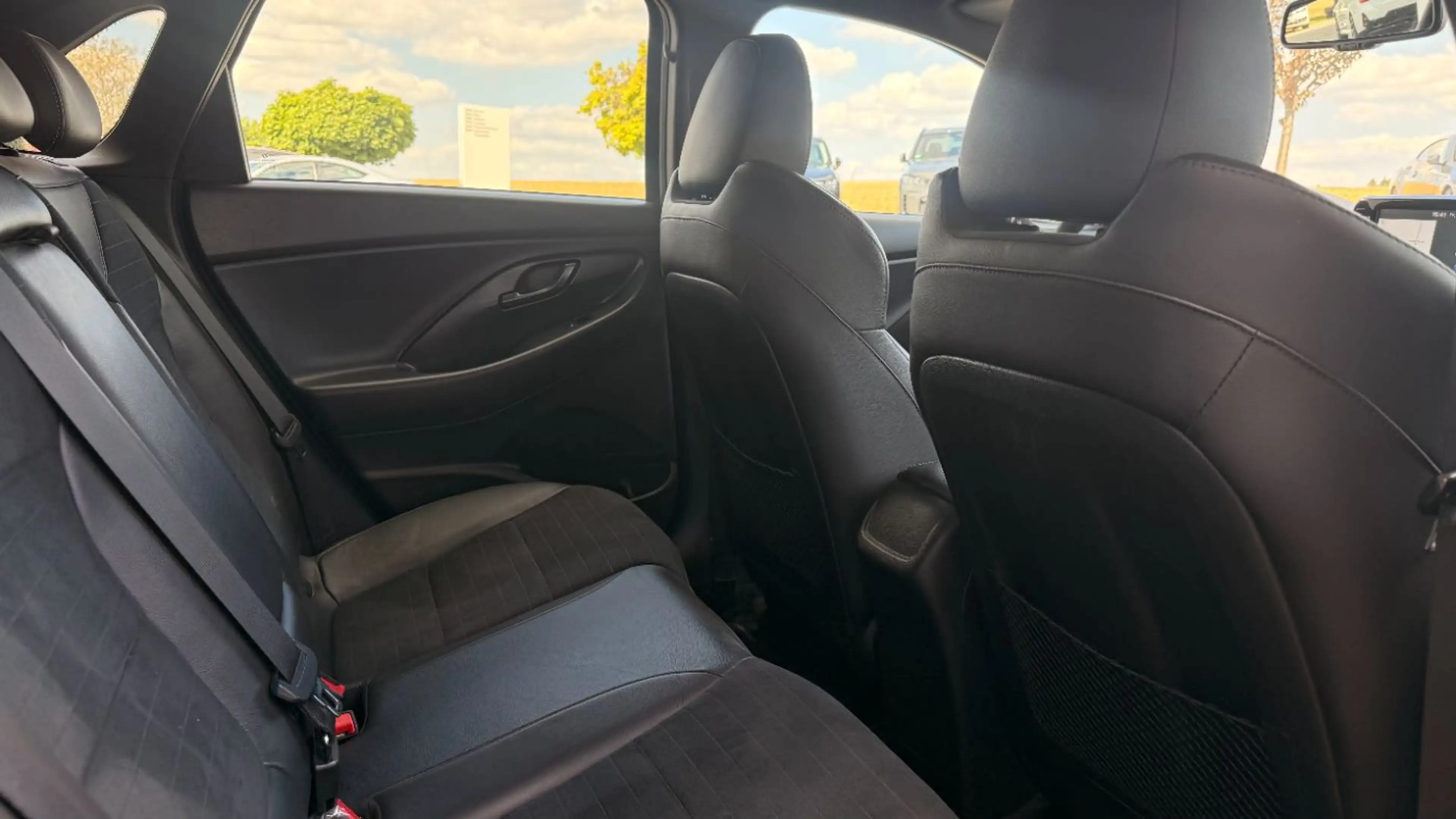 Hyundai i30 N PERFORMANCE 2.0/PANO/KOMFORT/NAVI/PDC/DAB — photo 14