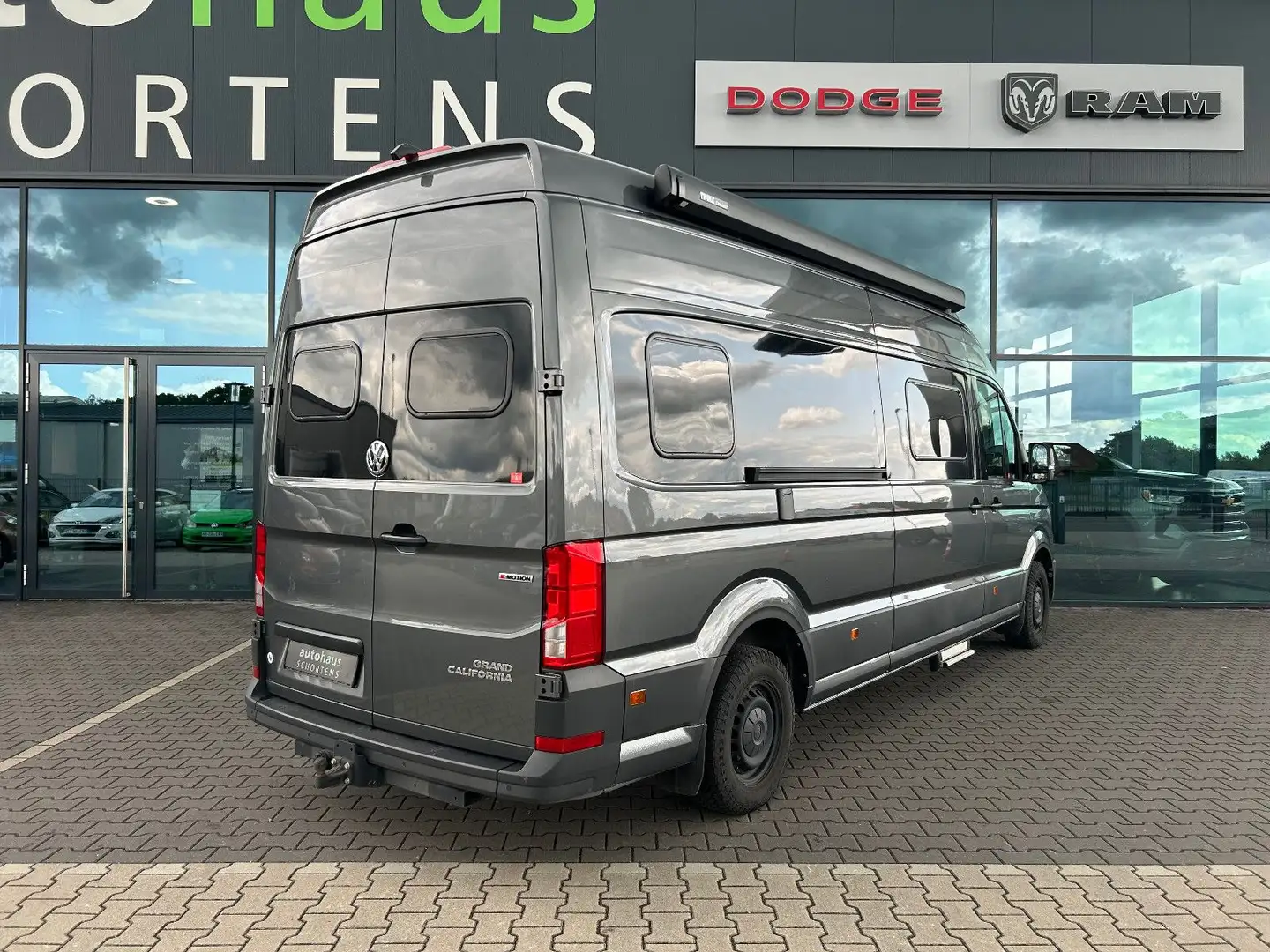 Volkswagen Grand California 680 Autom. Solar Stndhzng. ACC Grau - 2