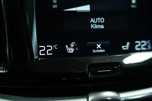 Volvo XC60 view 28