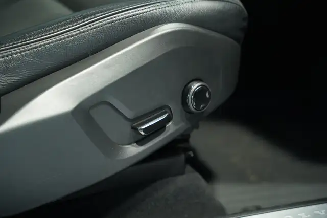 Volvo XC60 view 14