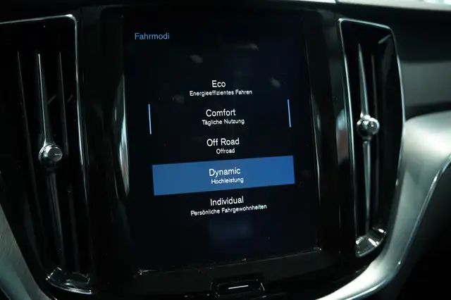 Volvo XC60 view 29