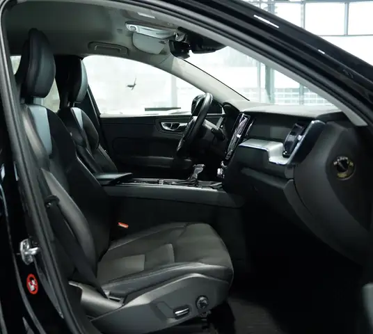 Volvo XC60 view 13