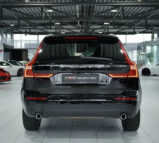 Volvo XC60 view 8