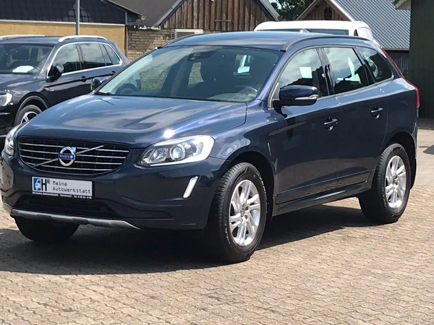 Volvo XC60 Volvo XC60 Kinetic 2WD*AUTOMATIK*SOUND*XENON*uvm Blau - 1