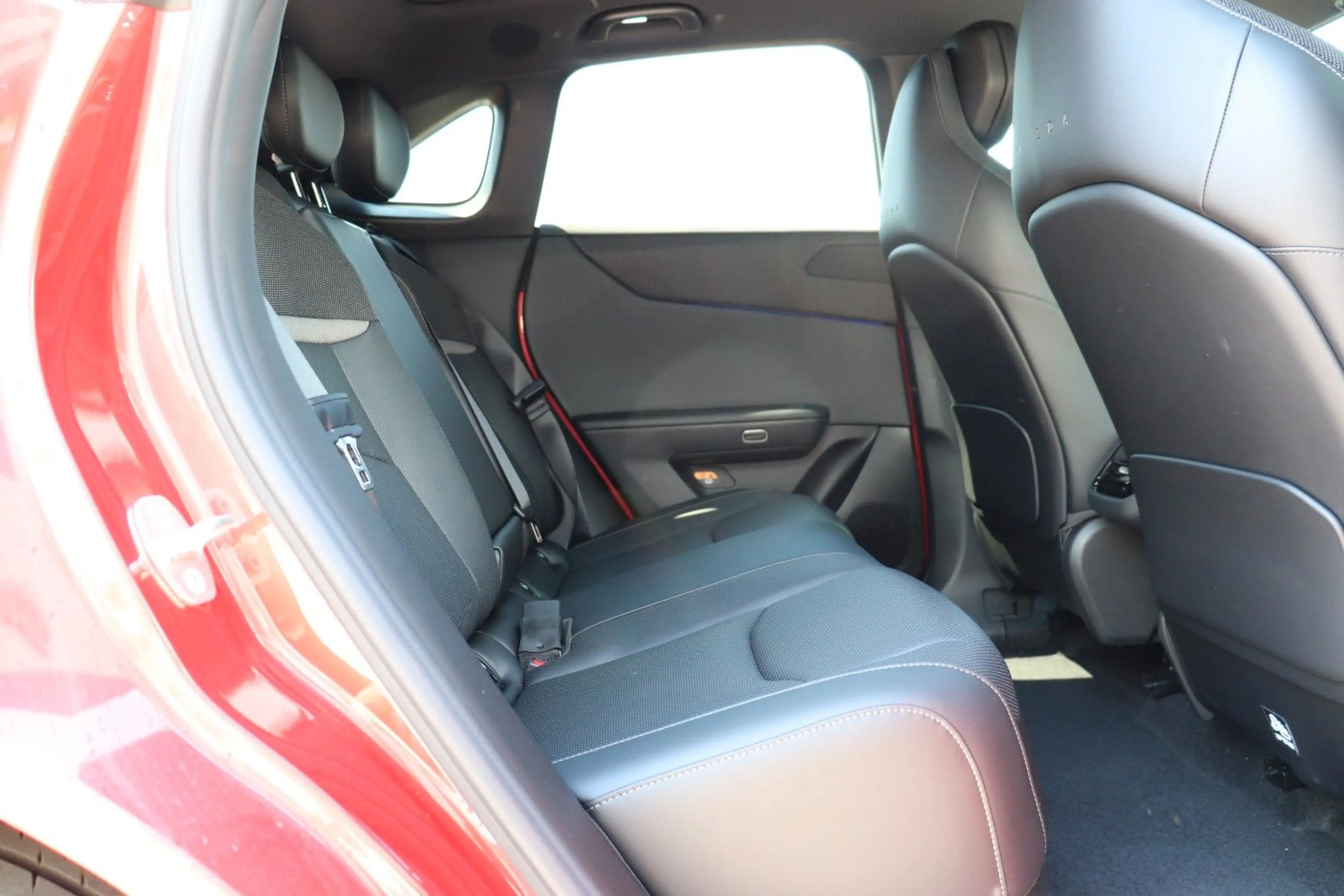 Mazda CX-6e CX-6E Takumi 258PS Leder 360*Pano* 21 Zoll — photo 13