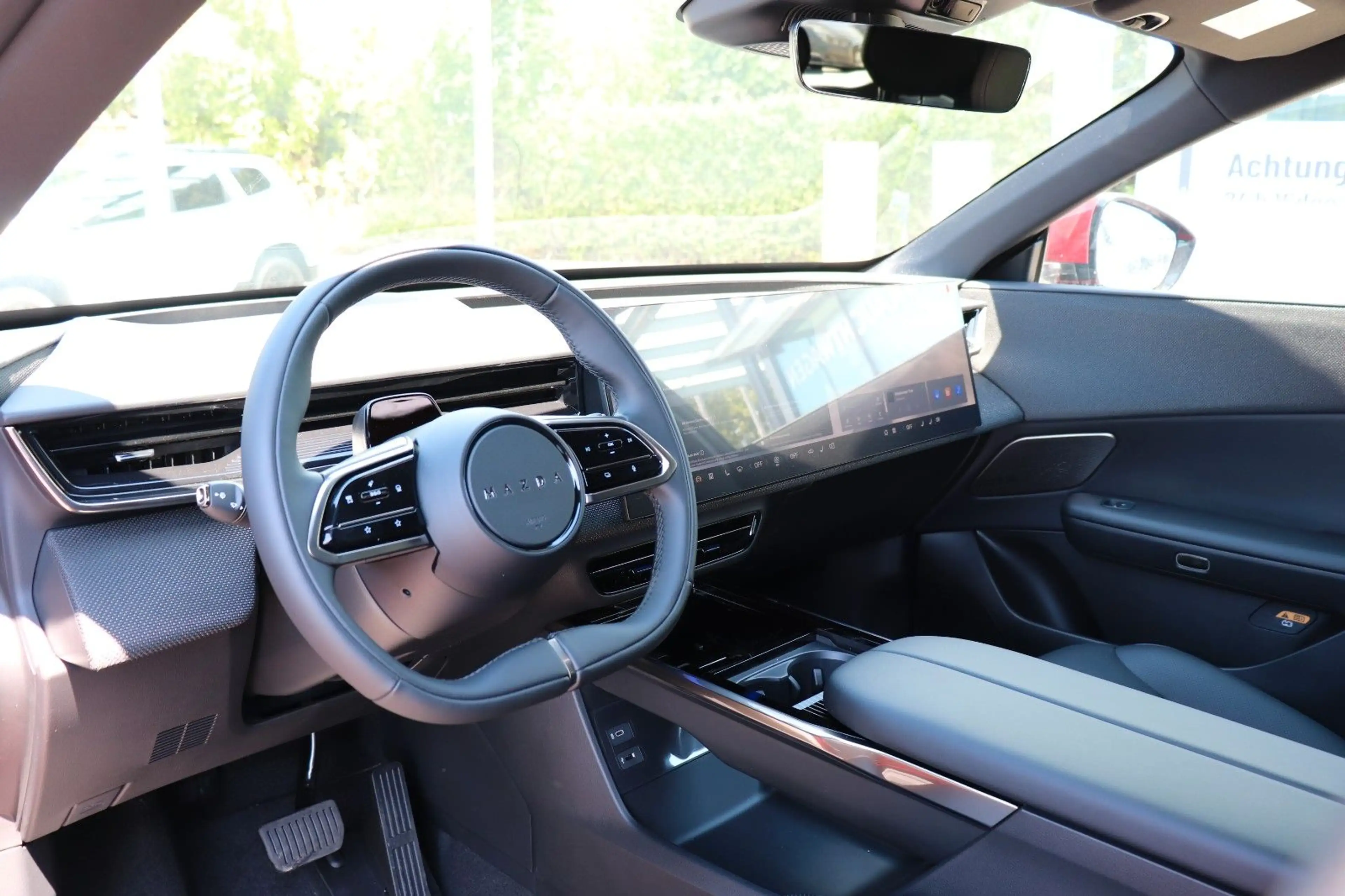 Mazda CX-6e CX-6E Takumi 258PS Leder 360*Pano* 21 Zoll — photo 9