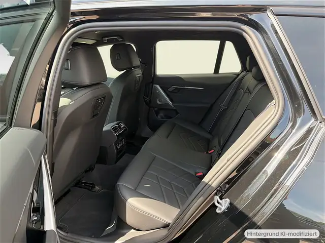BMW 5 Series view 11
