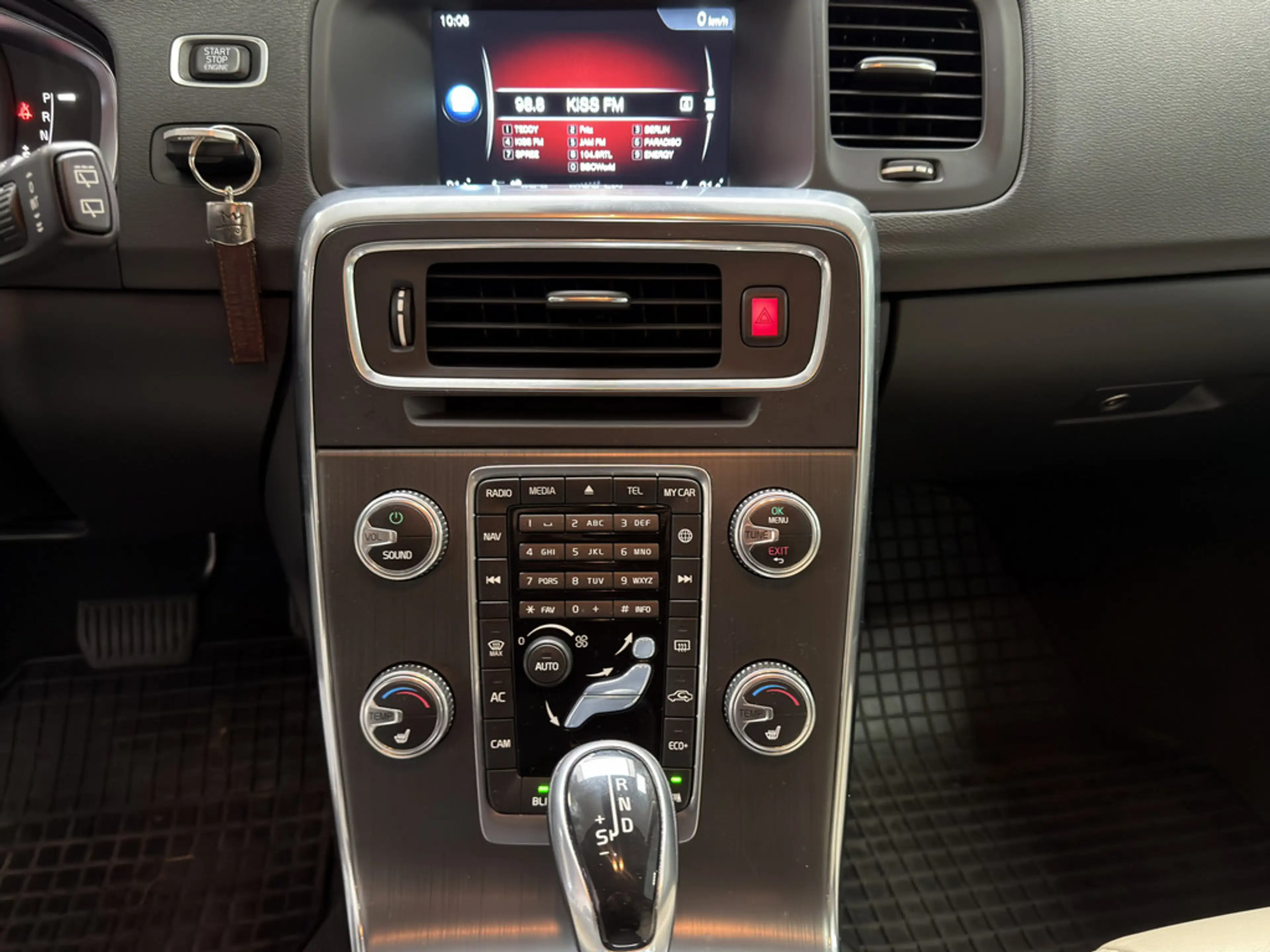 Volvo V60 Kombi 2.0 Summum SHZ NAVI FACEL. STANDHZ — photo 11
