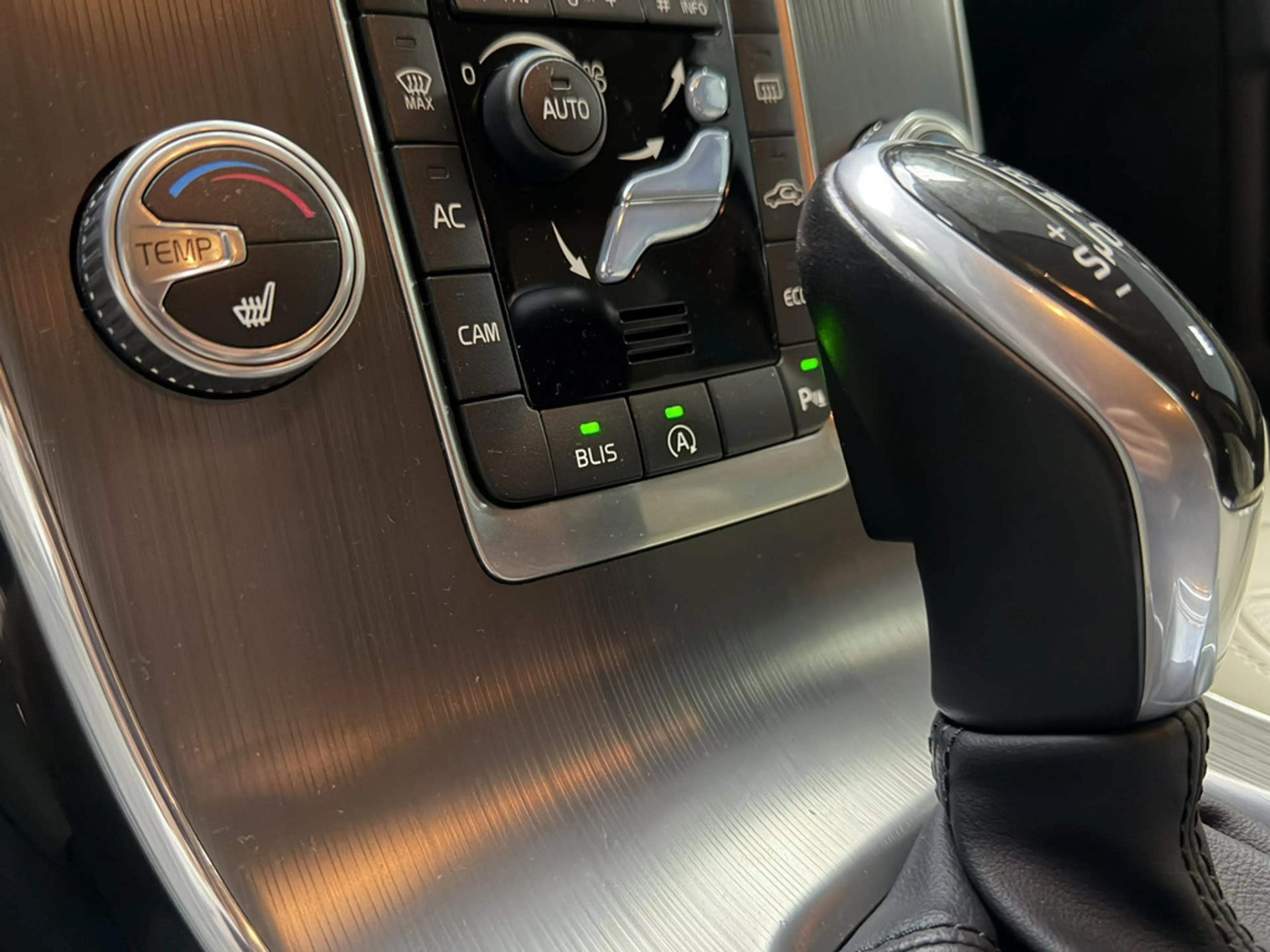 Volvo V60 Kombi 2.0 Summum SHZ NAVI FACEL. STANDHZ — photo 15