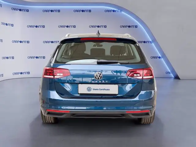 Volkswagen Passat view 6