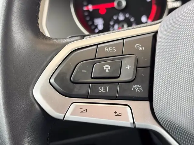 Volkswagen Passat view 25
