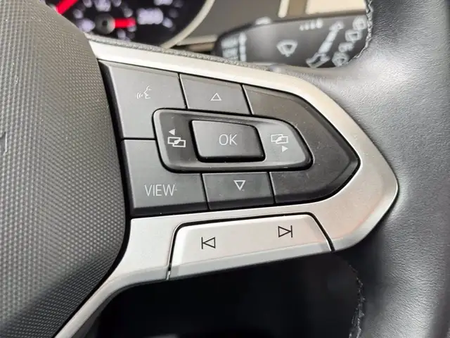 Volkswagen Passat view 26