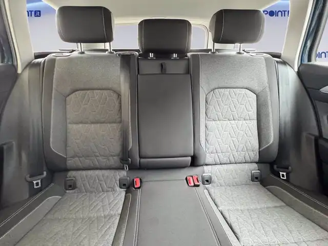 Volkswagen Passat view 11