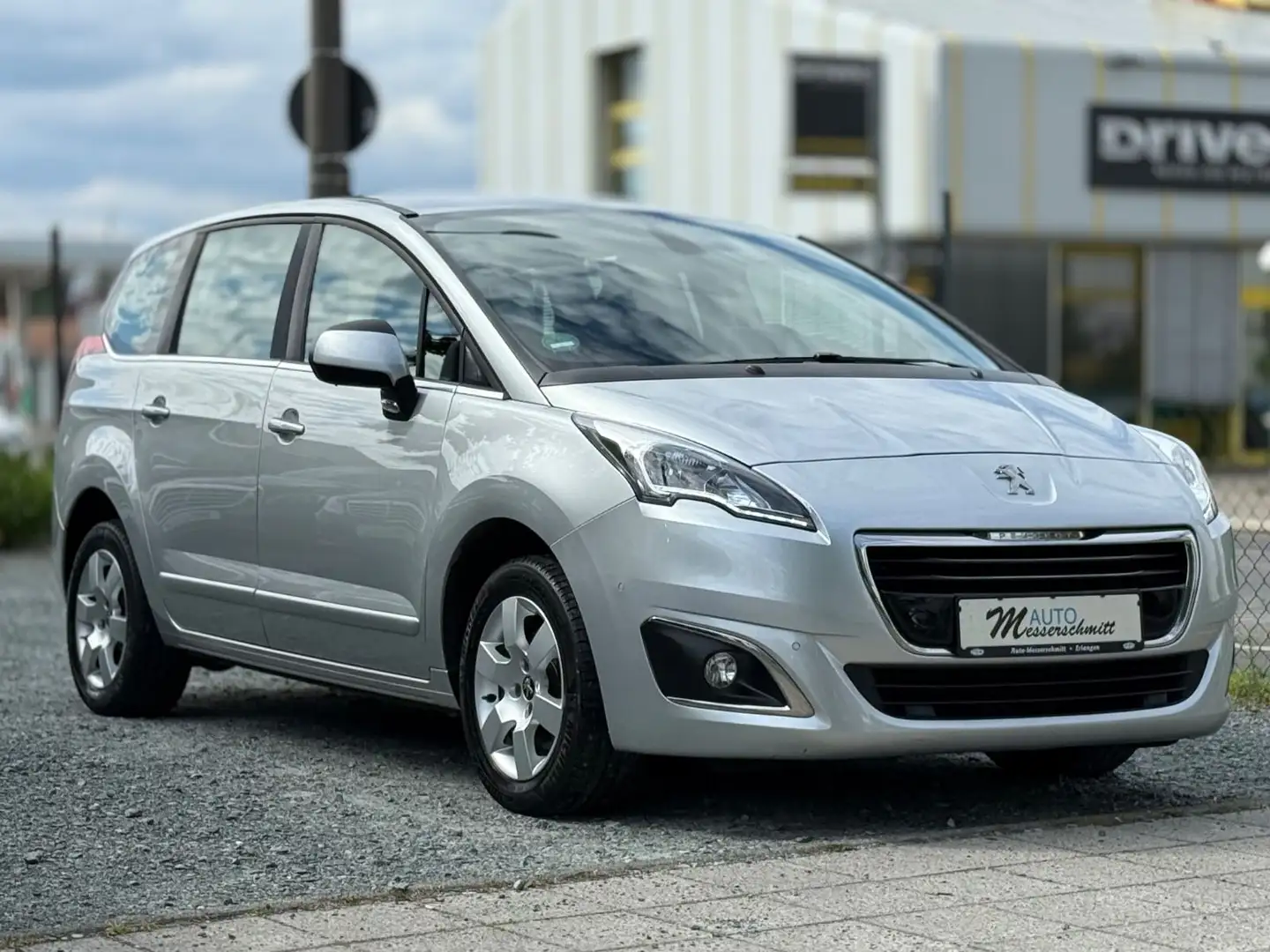 Peugeot 5008 Active HDI AUT. 7-SITZE KLIMA CAM SHZ Grau - 1
