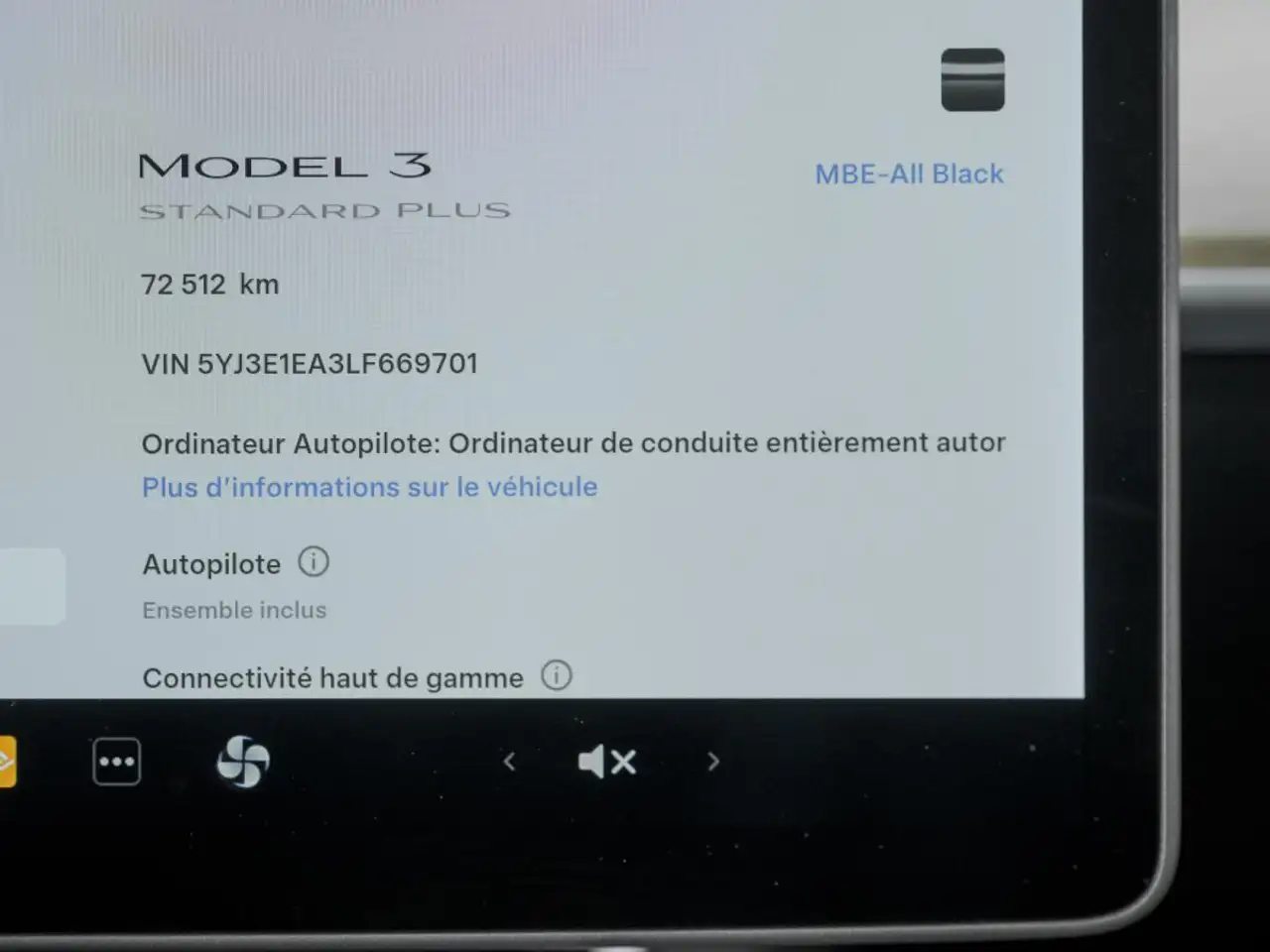 Tesla Model 3 снимка Tesla Model 3