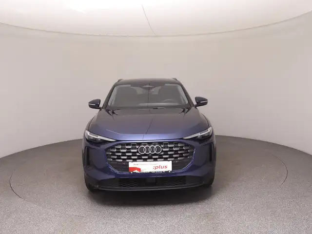 Audi Q5 view 3