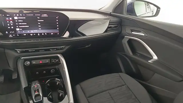 Audi Q5 view 13
