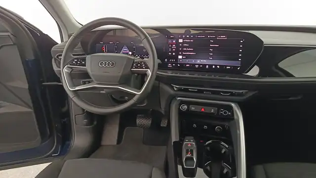 Audi Q5 view 12
