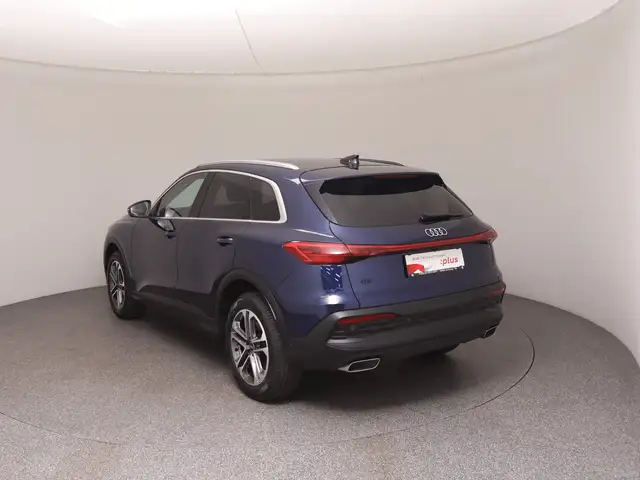 Audi Q5 view 5