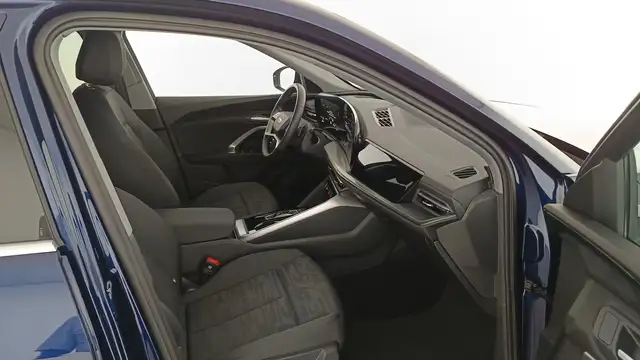 Audi Q5 view 10