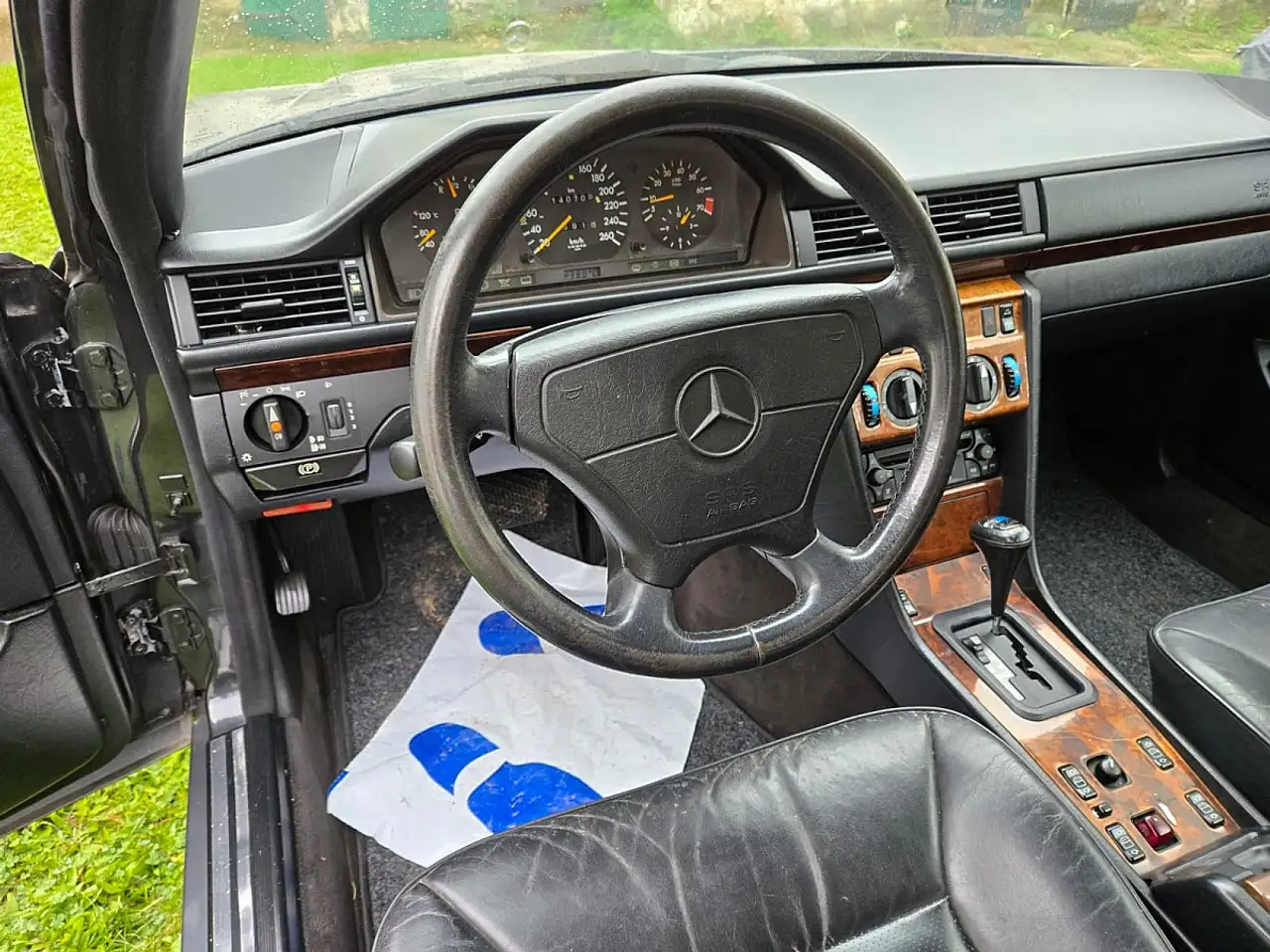 Mercedes-Benz E 320 Cabrio Aut., foto 12