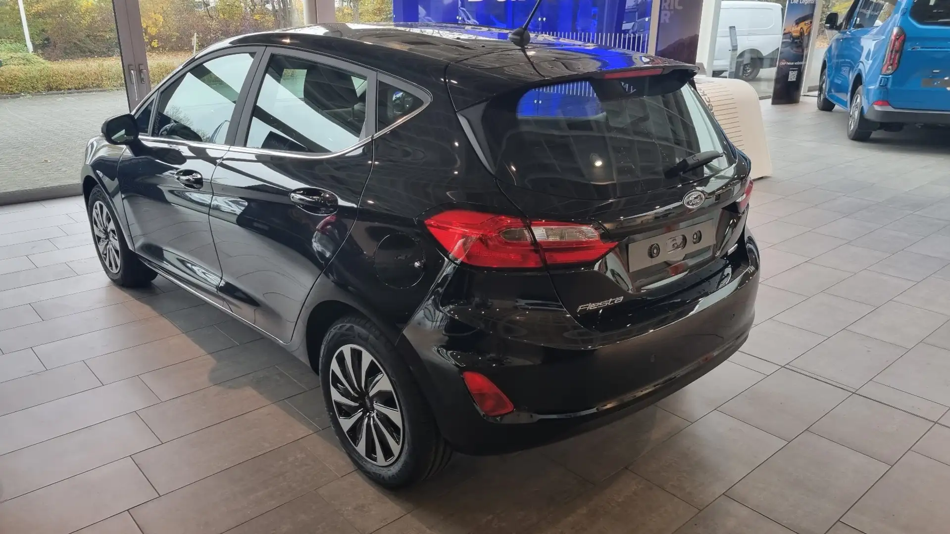 Ford Fiesta TITANIUM 5D 1.0L MHEV 125PS M6 Zwart - 2