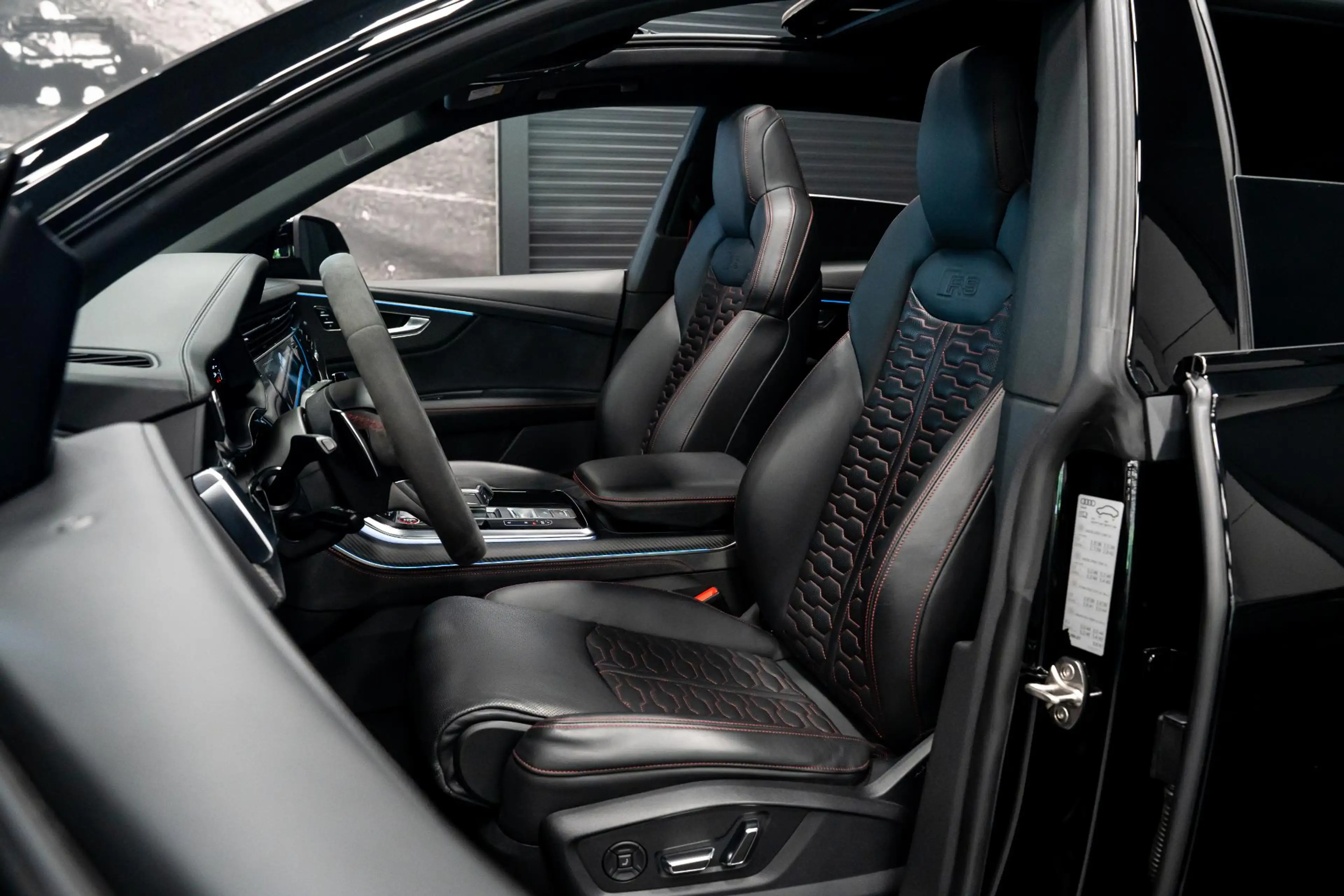 Audi RS Q8 4.0 TFSI Q8 quattro *Bang & Olufsen / Panorama / A — photo 3