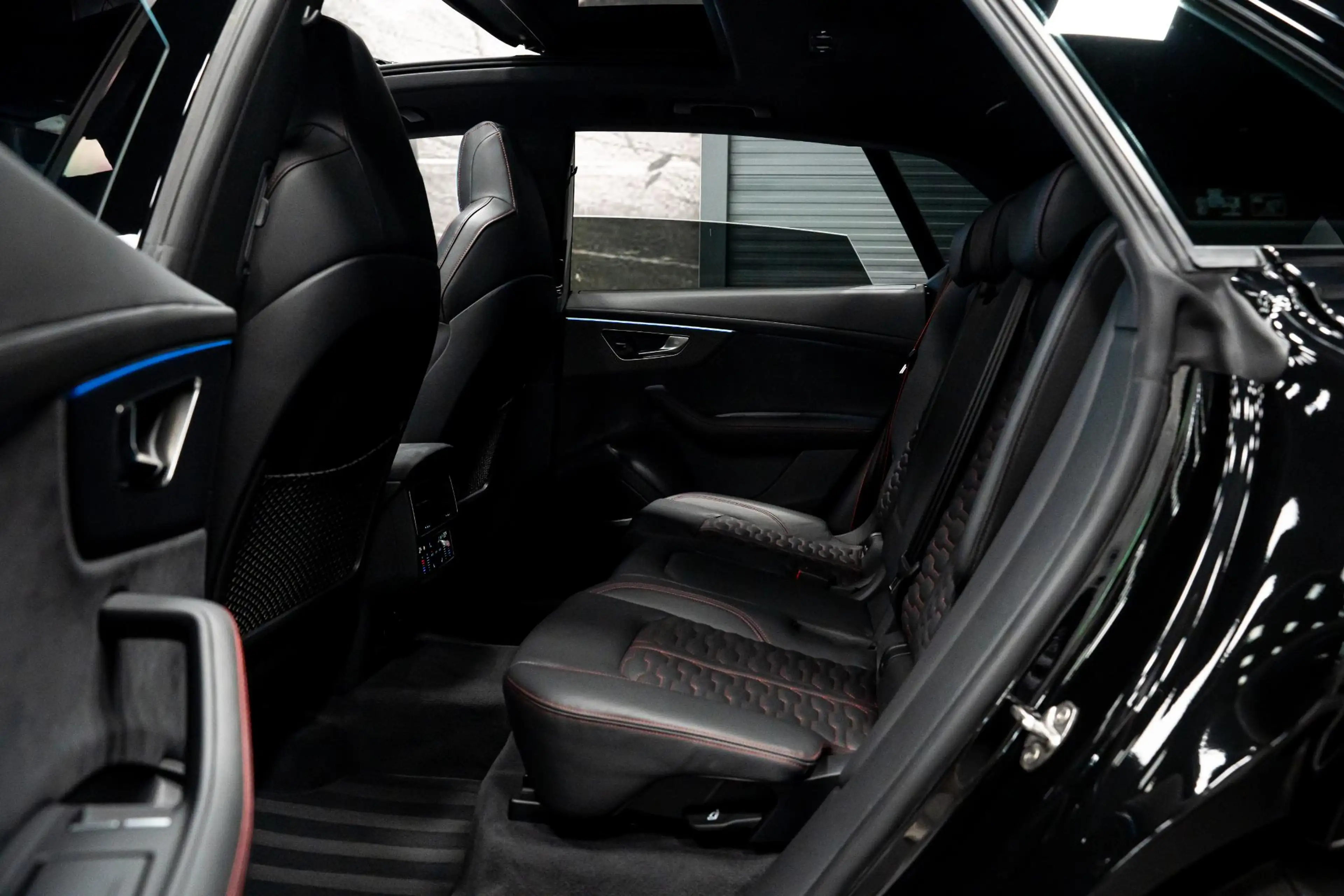Audi RS Q8 4.0 TFSI Q8 quattro *Bang & Olufsen / Panorama / A — photo 10