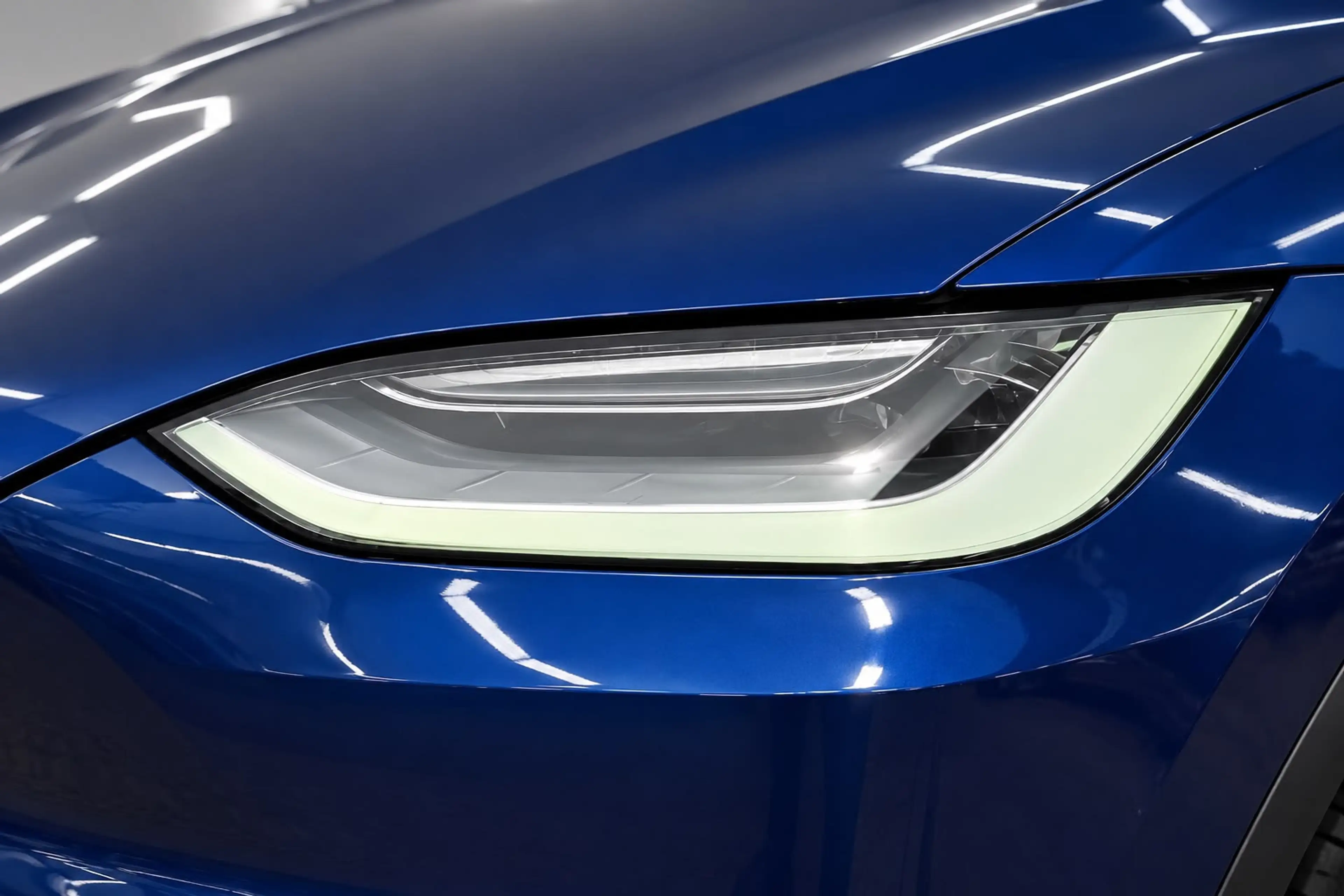 Tesla Model X 75D Base 7p. — photo 3