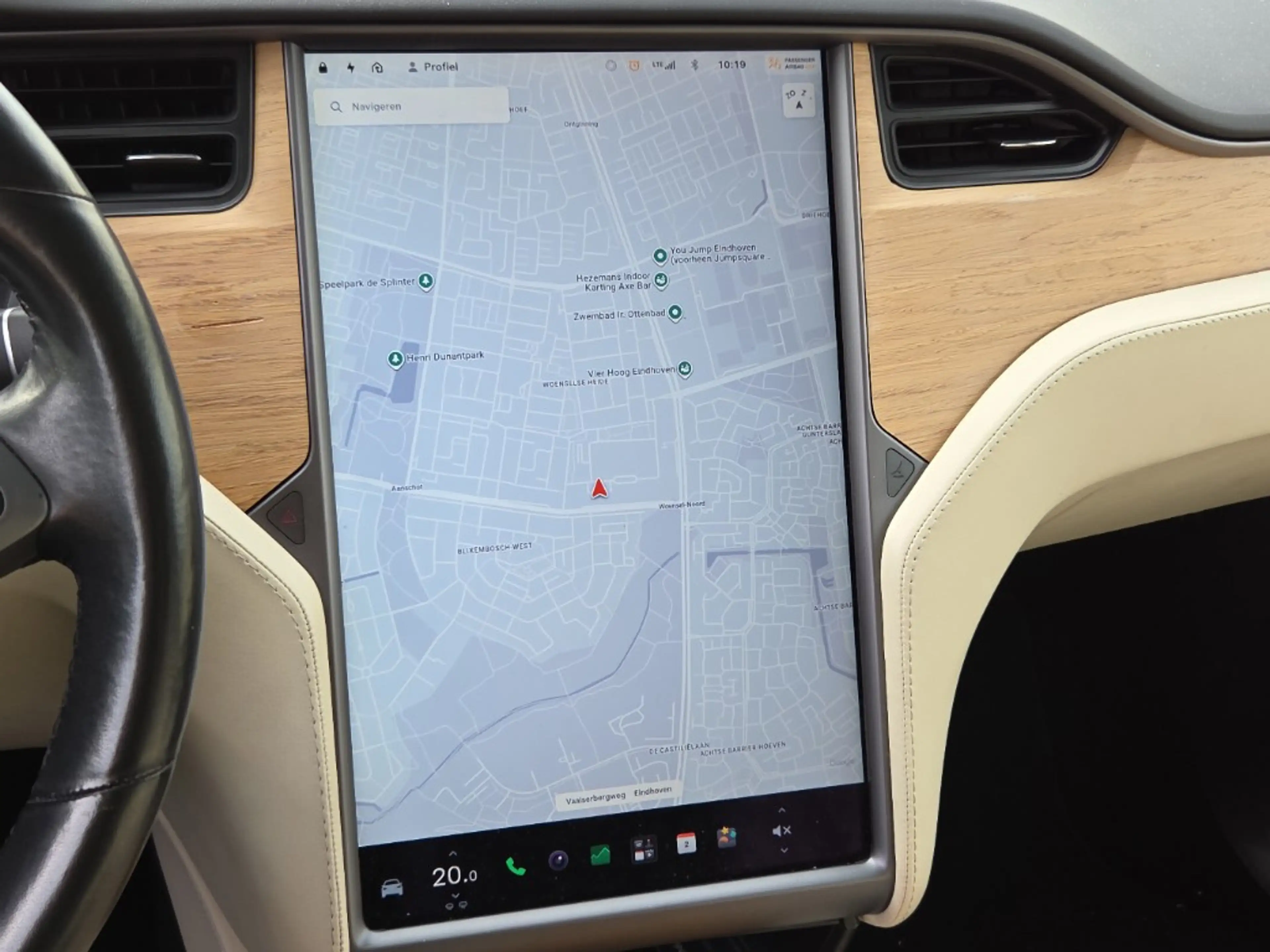 Tesla Model X 75D Base 7p. — photo 9