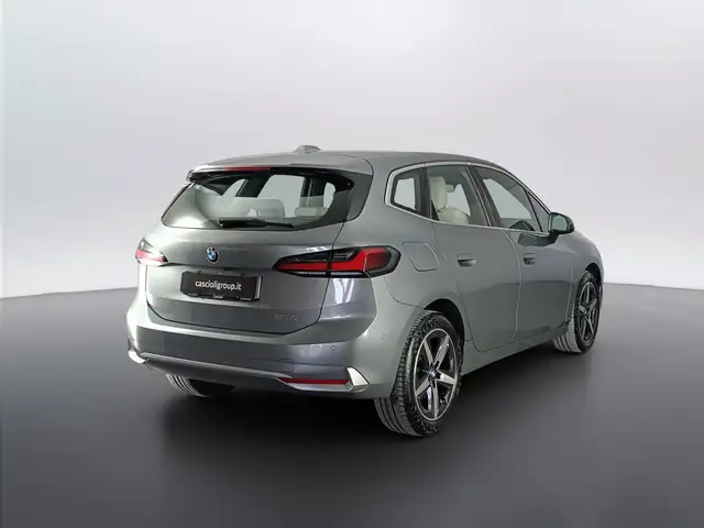 BMW 2 Series view 4