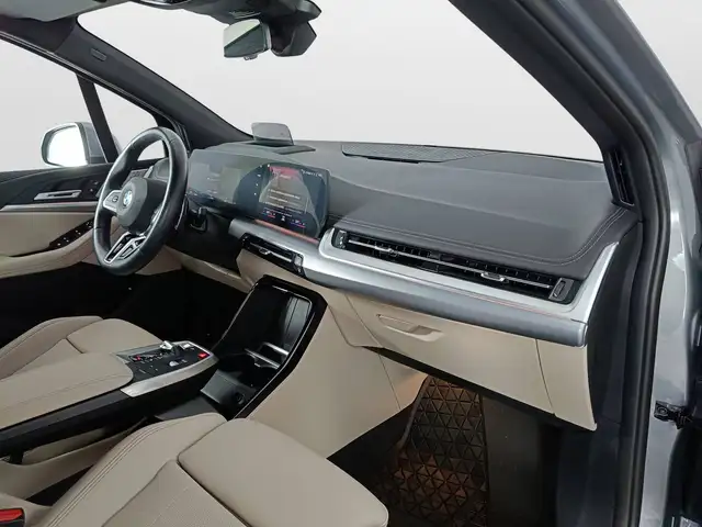BMW 2 Series view 10