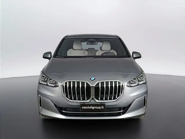 BMW 2 Series view 2