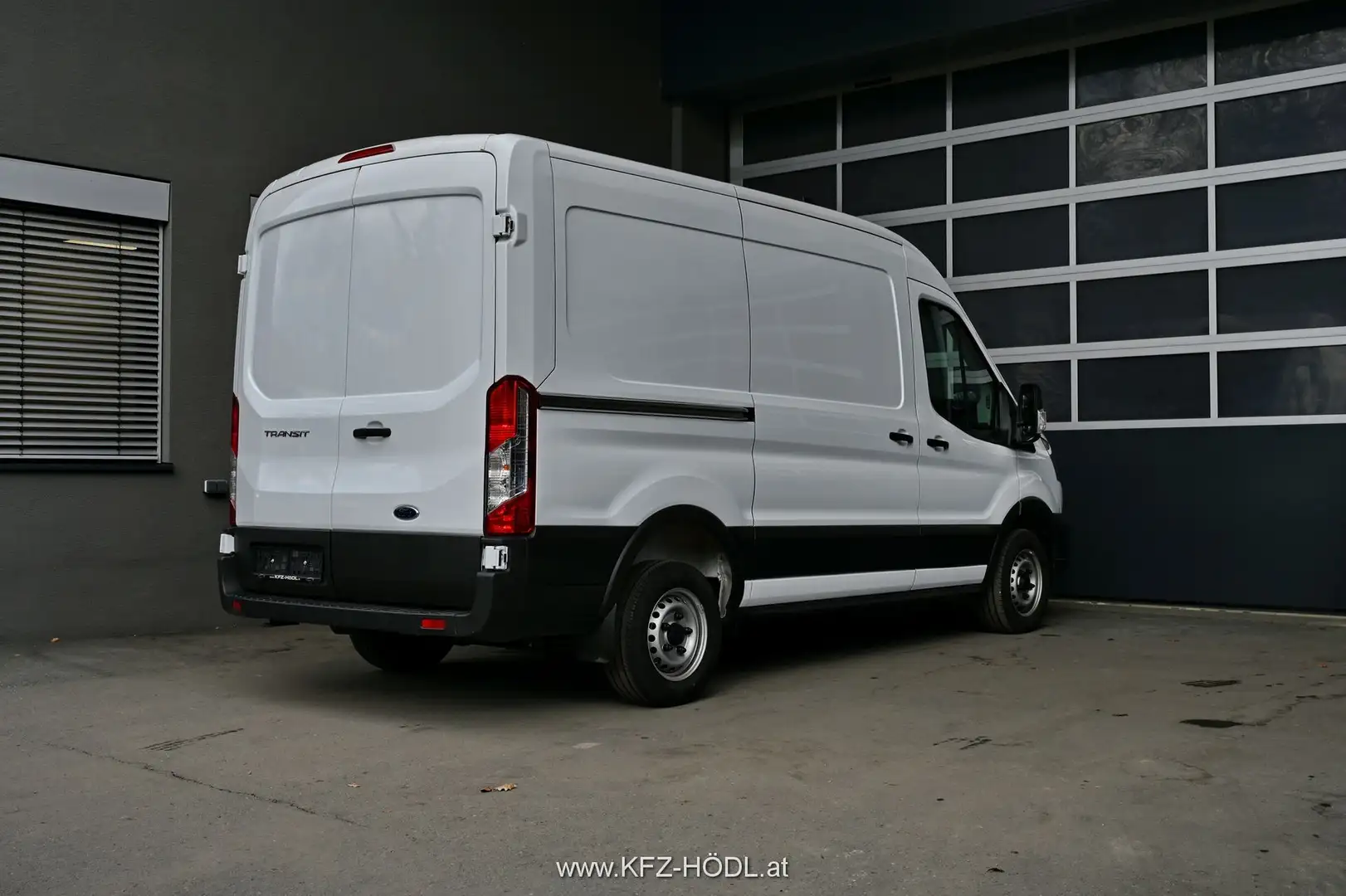 Ford Transit FT 290 2.0 TDCi DPF 290 L2 Trend FWD White - 2