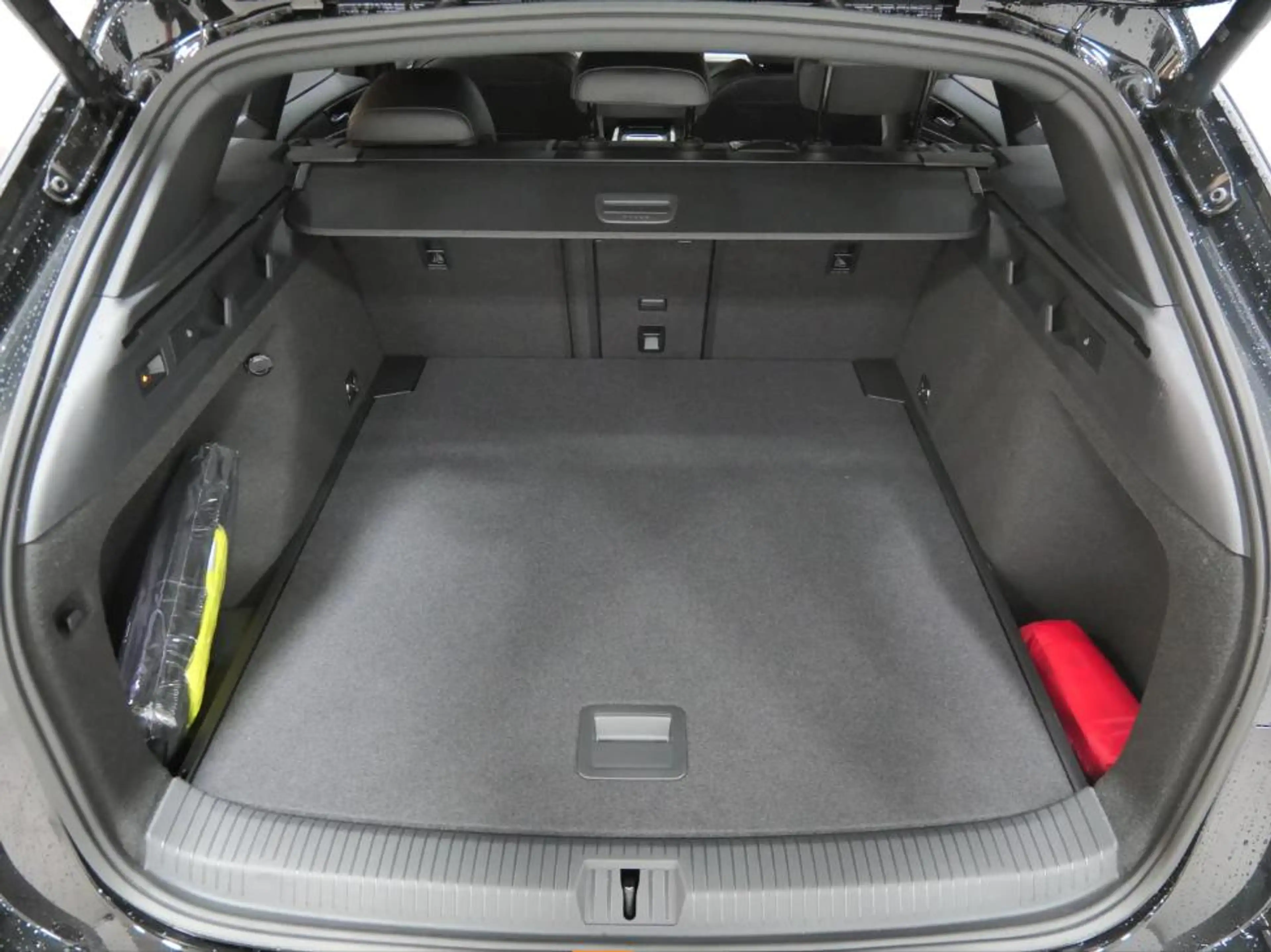 Volkswagen ID.7 Tourer Pro S AHK+Wärmepumpe+360° Kamera+DCC uvm! — photo 7