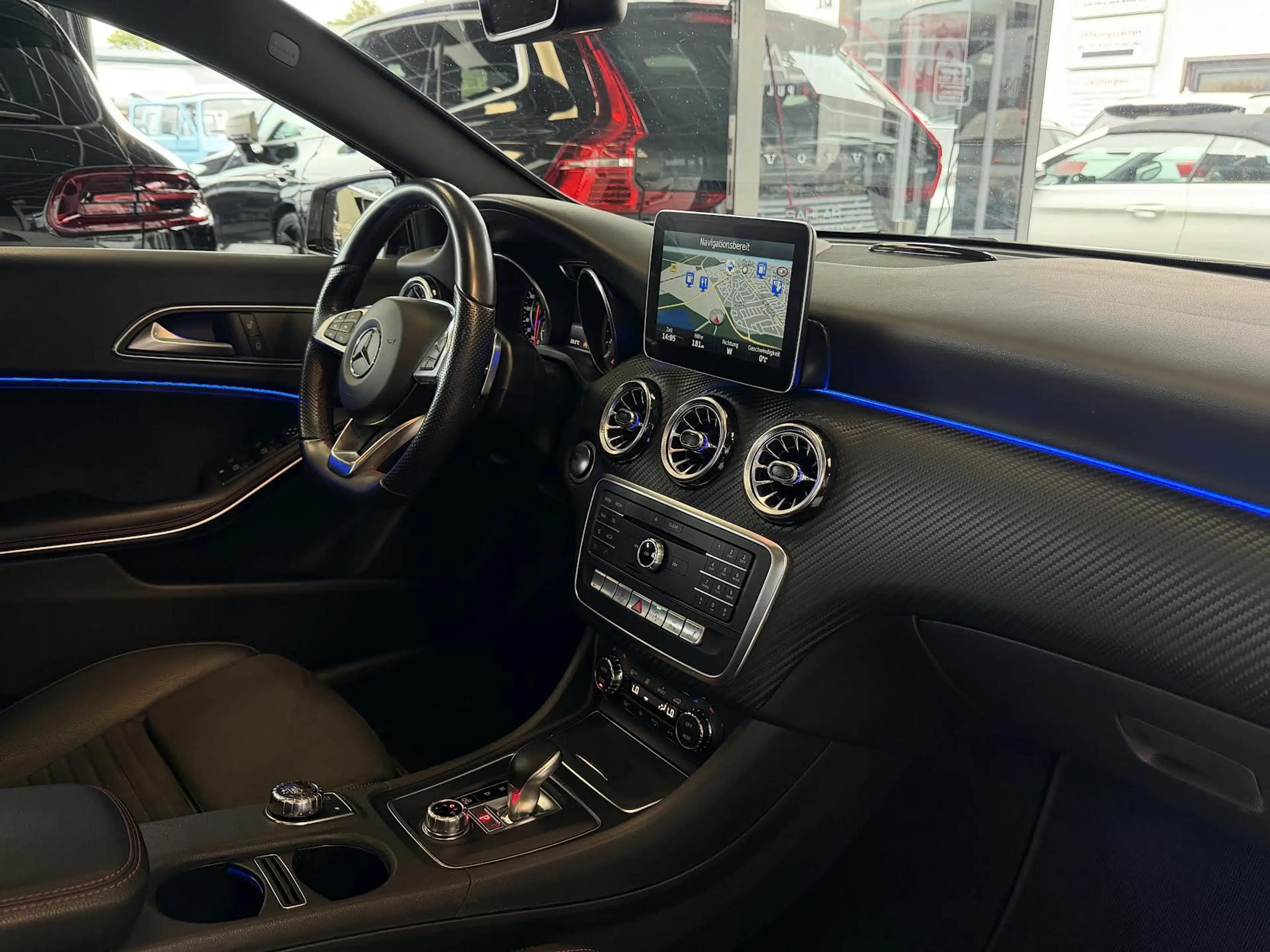 Mercedes-Benz A 45 AMG A 45 AMG 4Matic°AERO PAKET°PANO°KAMERA — photo 13