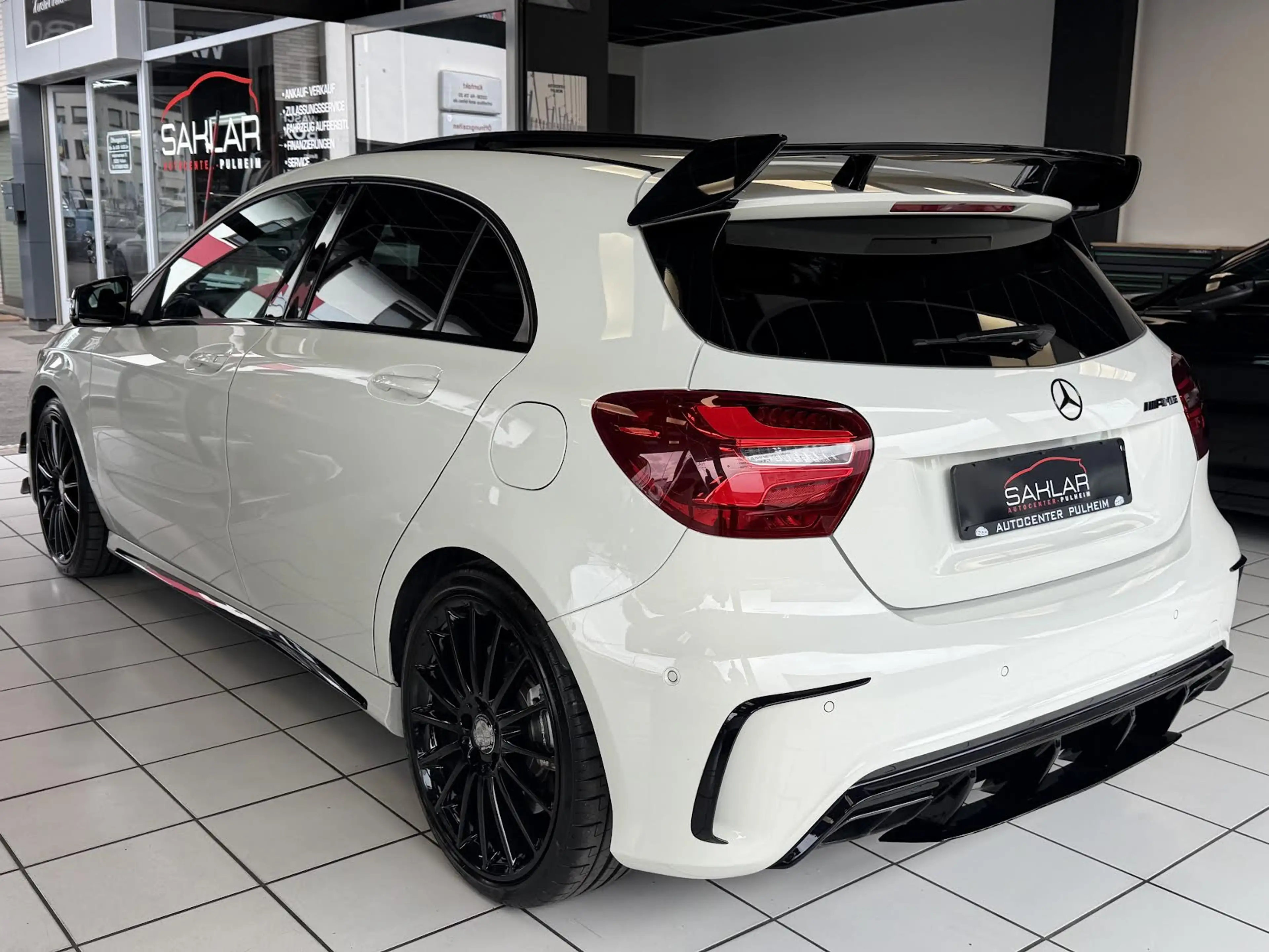 Mercedes-Benz A 45 AMG A 45 AMG 4Matic°AERO PAKET°PANO°KAMERA — photo 7