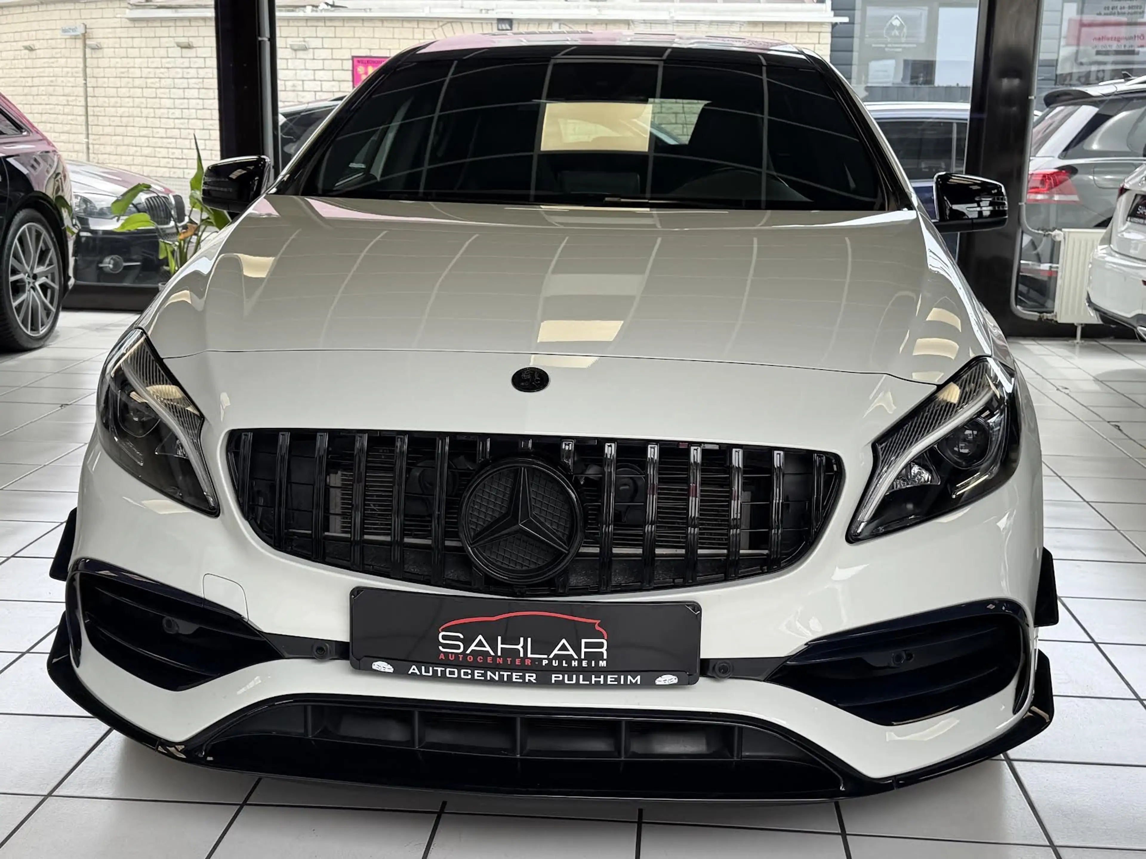 Mercedes-Benz A 45 AMG A 45 AMG 4Matic°AERO PAKET°PANO°KAMERA — photo 3