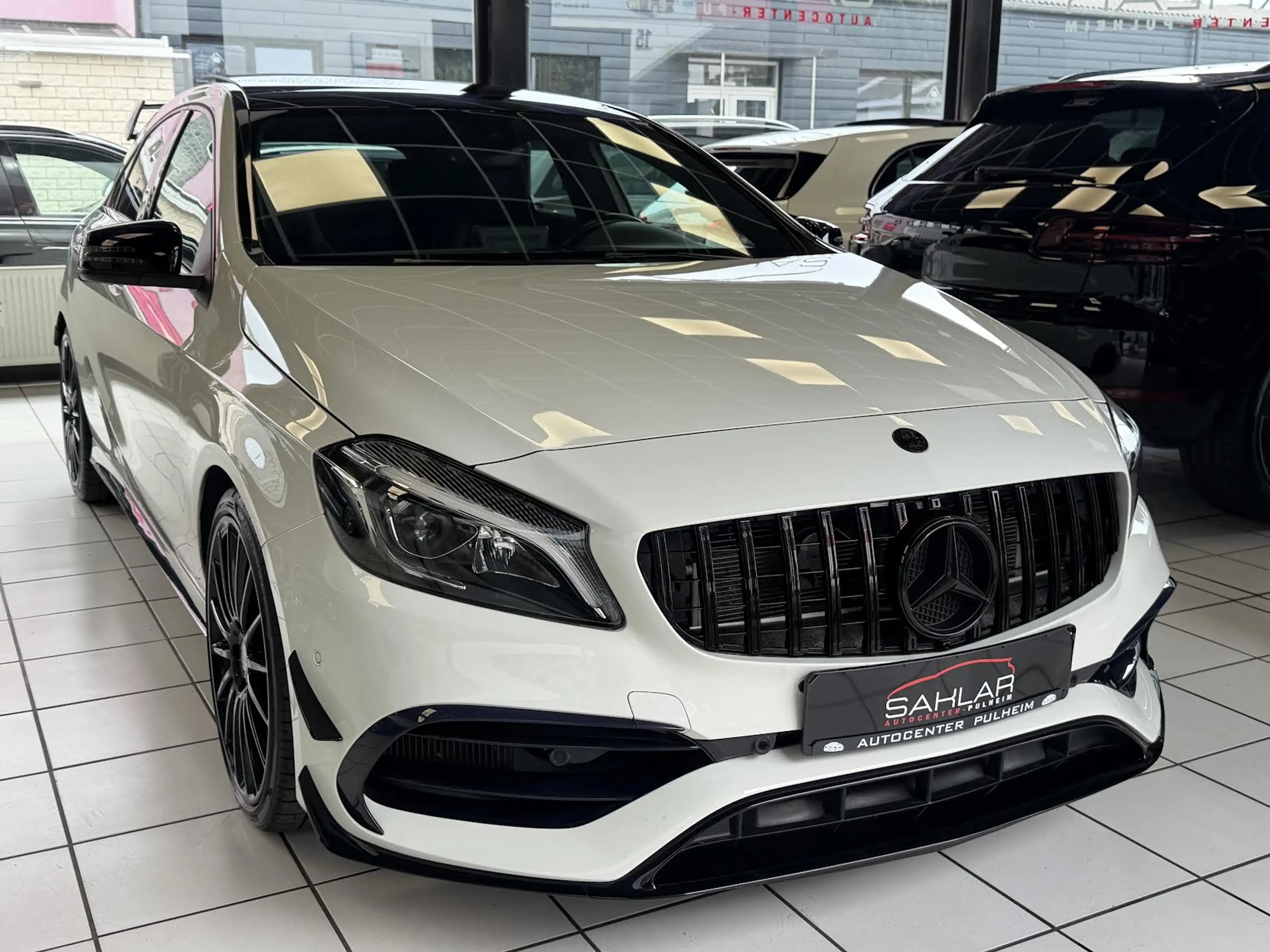 Mercedes-Benz A 45 AMG A 45 AMG 4Matic°AERO PAKET°PANO°KAMERA — photo 4