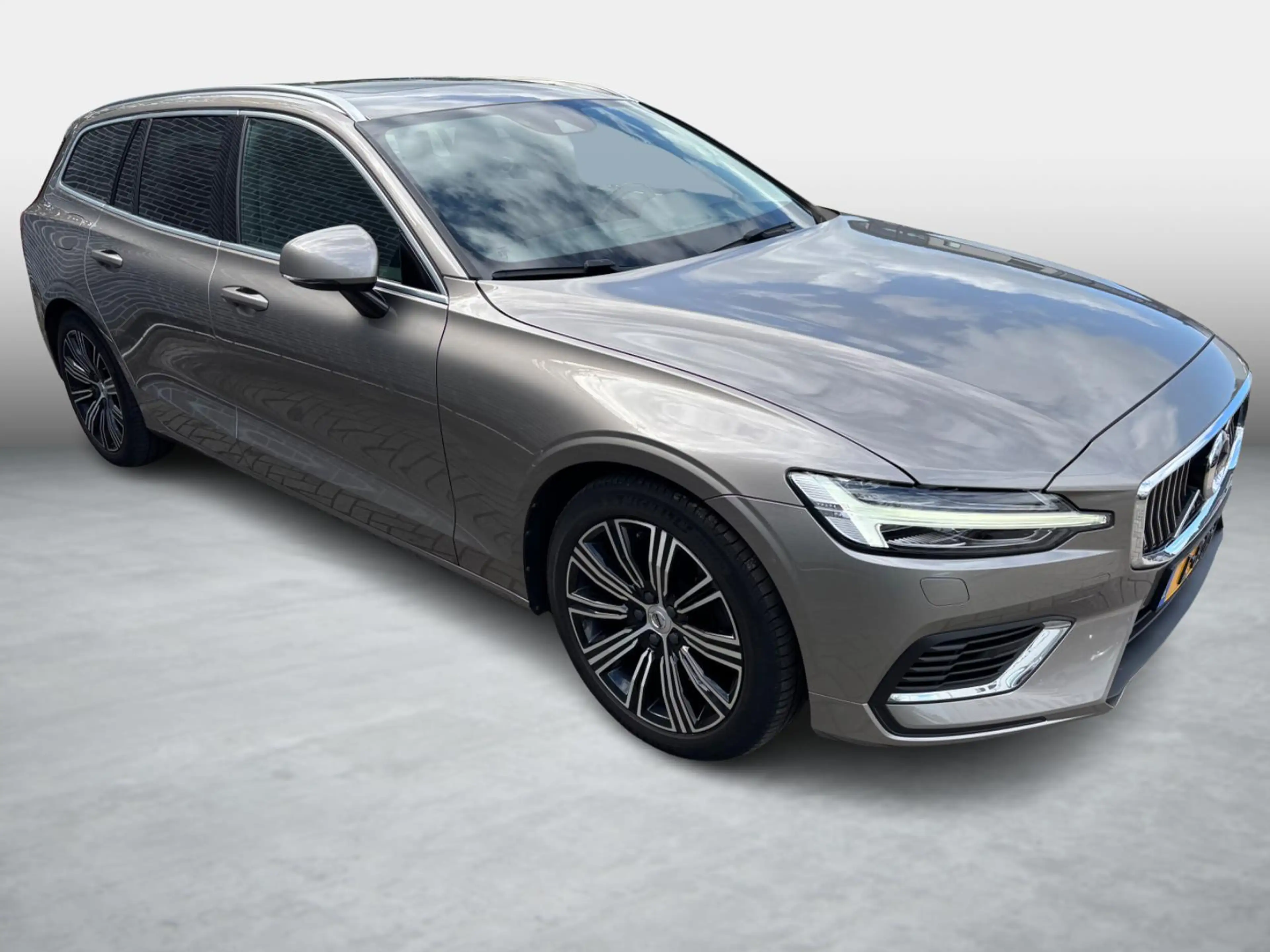 Volvo V60 2.0 T8 Recharge AWD Inscription | Plug-in Hybrid ( — photo 3