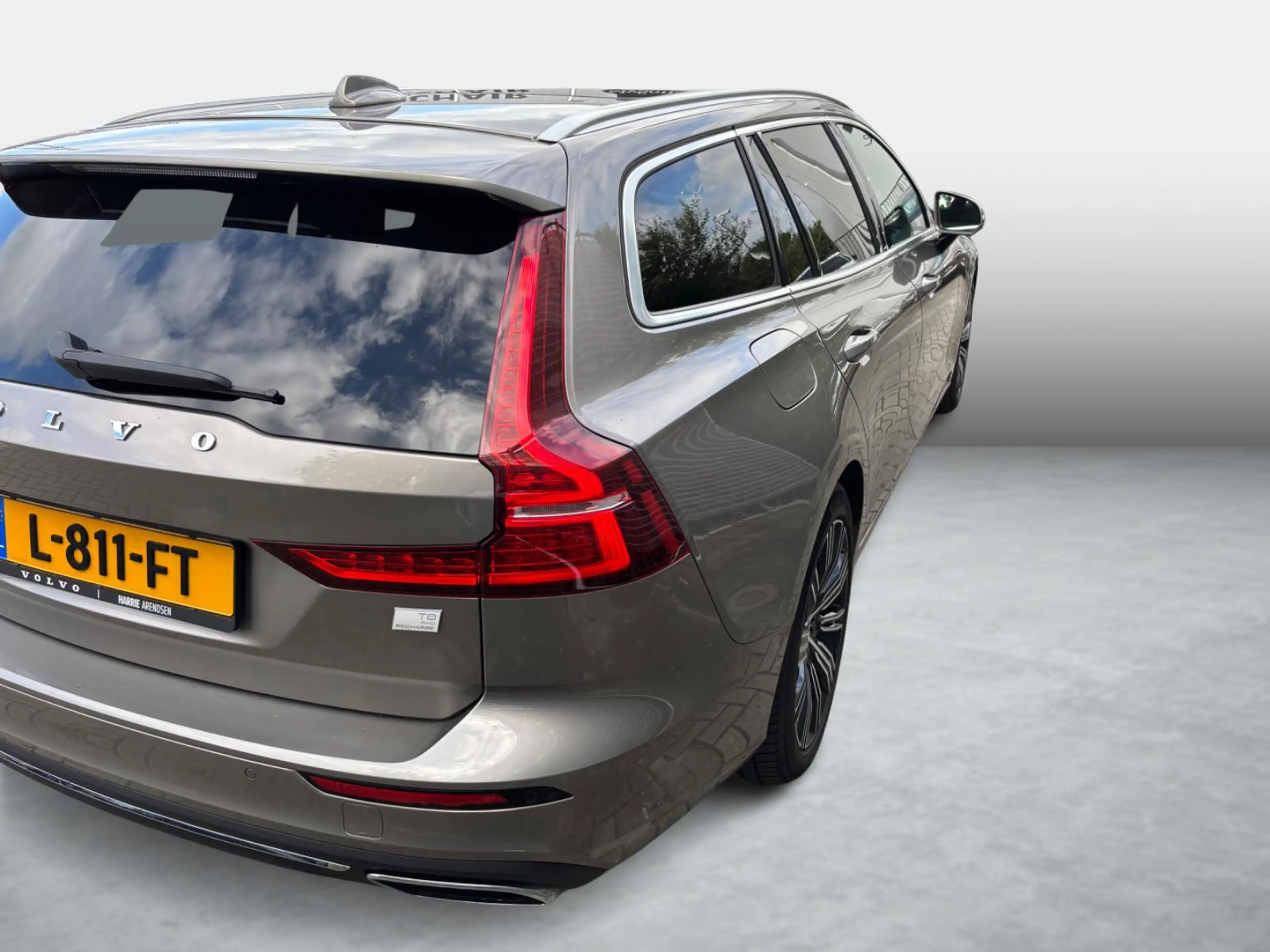 Volvo V60 2.0 T8 Recharge AWD Inscription | Plug-in Hybrid ( — photo 2