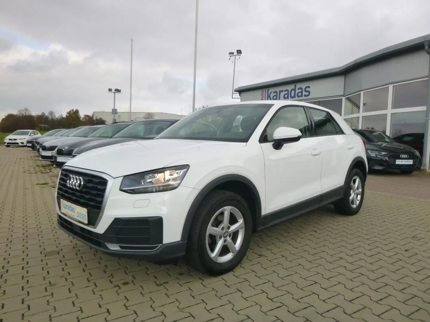 Audi Q2 30 TDI  AUT/AHK /NAVI/TEMP/Einparkhilfe Weiß - 1